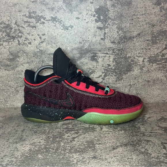 Nike Lebron XX SE Basketball Sneakers FB8974-600 Womens sz 8 Red/Green - Picture 3 of 6
